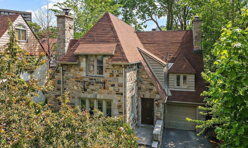 Hampstead, Montréal In Hampstead, Quebec, Canada For Sale (11988560)