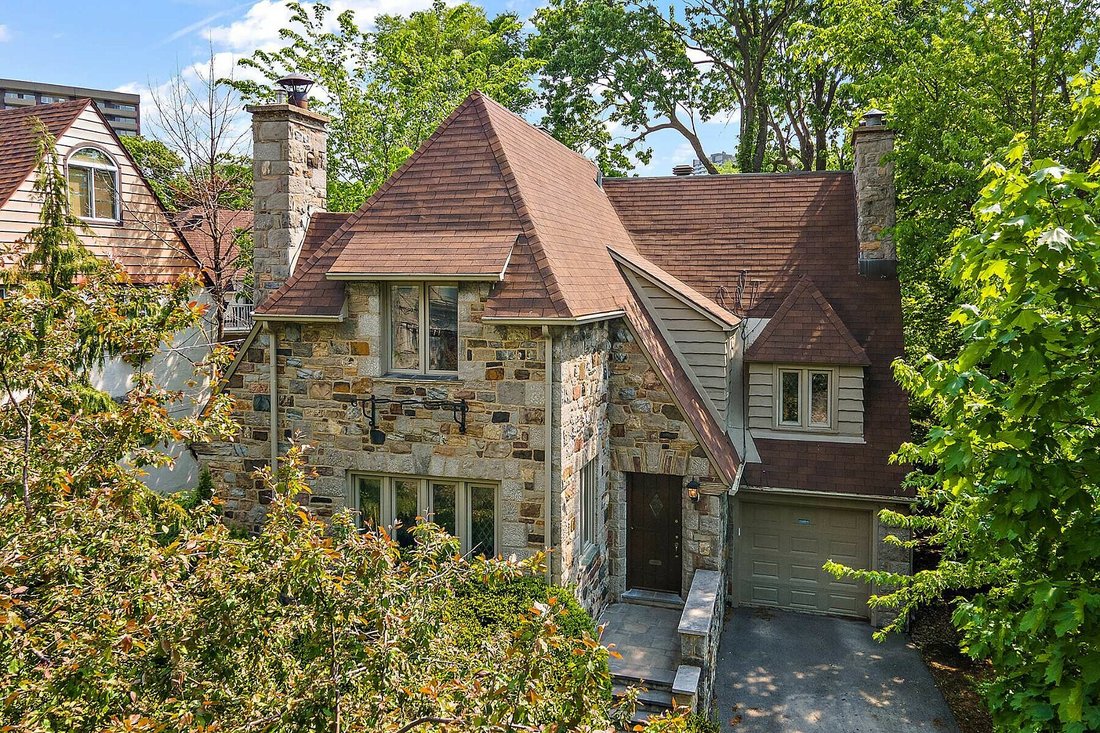 Hampstead, Montréal In Hampstead, Quebec, Canada For Sale (11988560)