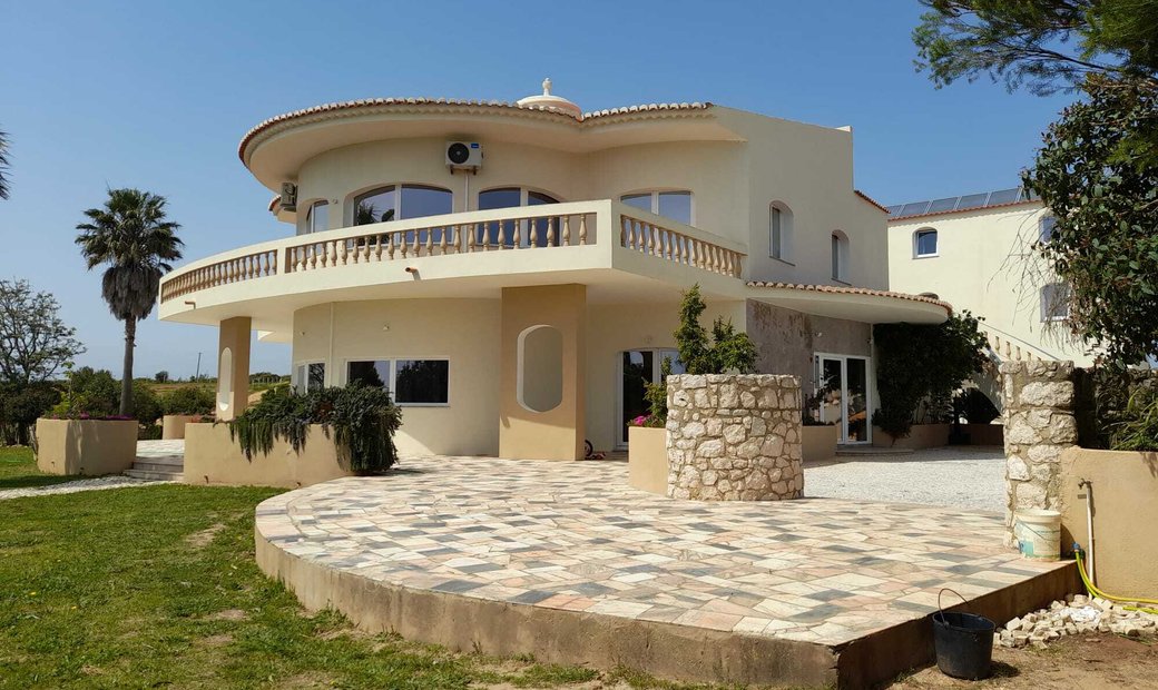 Viila Converted In Hostel, Almádena, Luz In Luz, Algarve, Portugal For