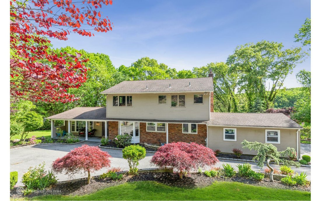 House Melville In Melville, New York, United States For Sale (11985933)