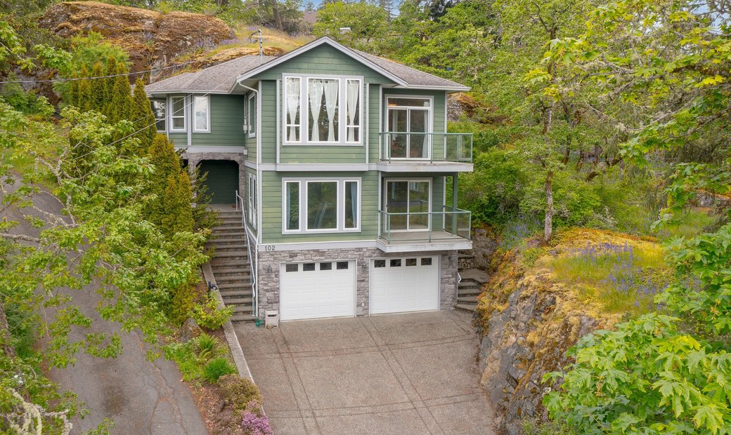 View Royal Home On Private Lot In View Royal, British Columbia, Canada