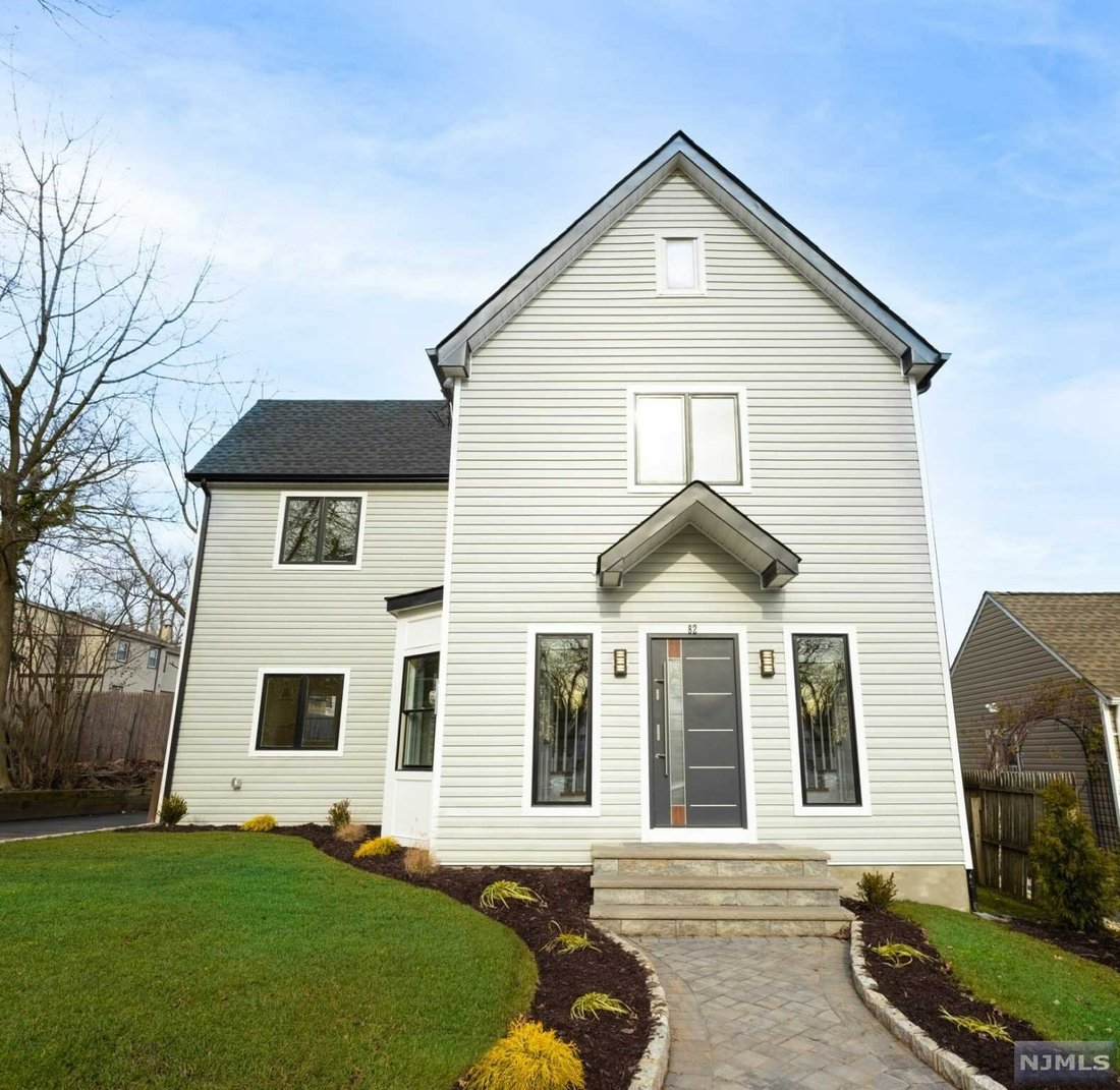 Avenida Bloomfield 82 En River Edge, Nueva Jersey, Estados Unidos En