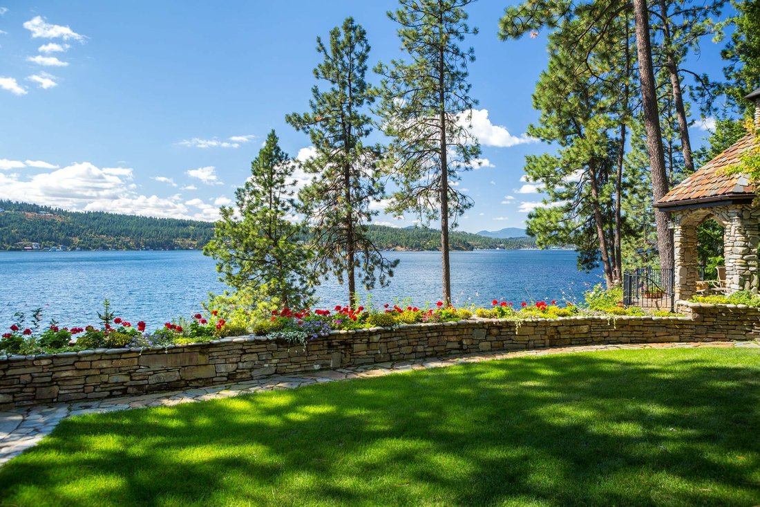 5 Bedrooms Single Family Detached In Coeur D'alene, Idaho, United