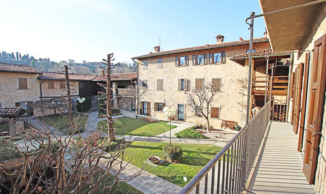 Prestigious 380 Sqm Independent Apartment With In Bergamo, Lombardy, Italy For Sale (11995763)