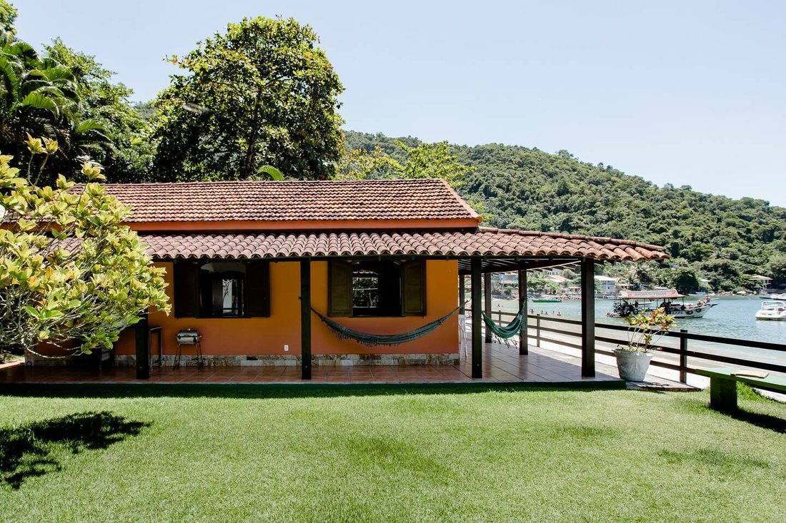 Beach Front Estate For Sale In In Mangaratiba, State Of Rio De Janeiro