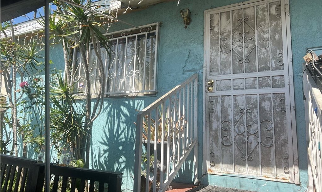 Duplex Dans Compton, Californie, états Unis à Vendre (11998359)