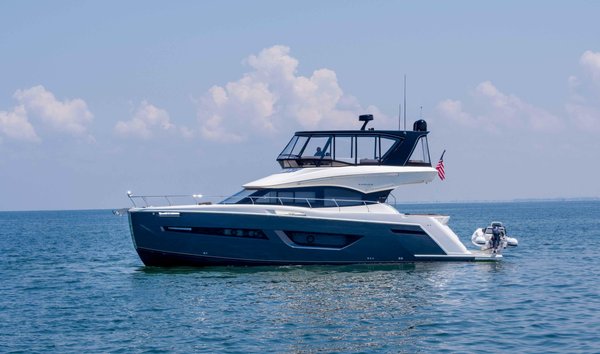 Carver Flybridge (11967747)
