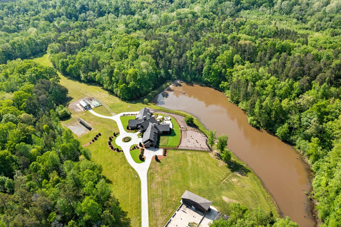 7500 N Nc 119 Highway In Leasburg, North Carolina, United States For