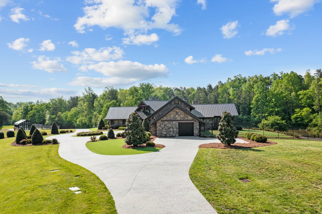 7500 N Nc 119 Highway In Leasburg, North Carolina, United States For