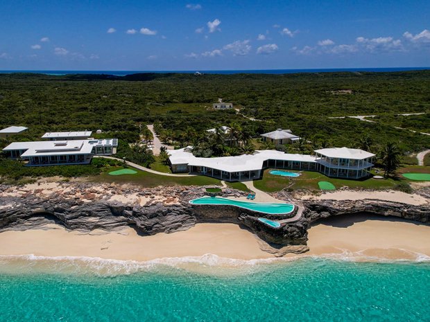 Lujo frente a la playa casas en venta en San Salvador, Bahamas |  JamesEdition