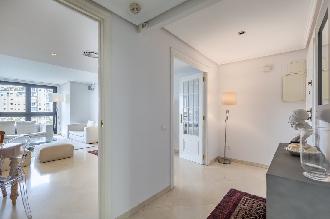 Bright Apartment With Views In Valencia In Valencia, Valencian