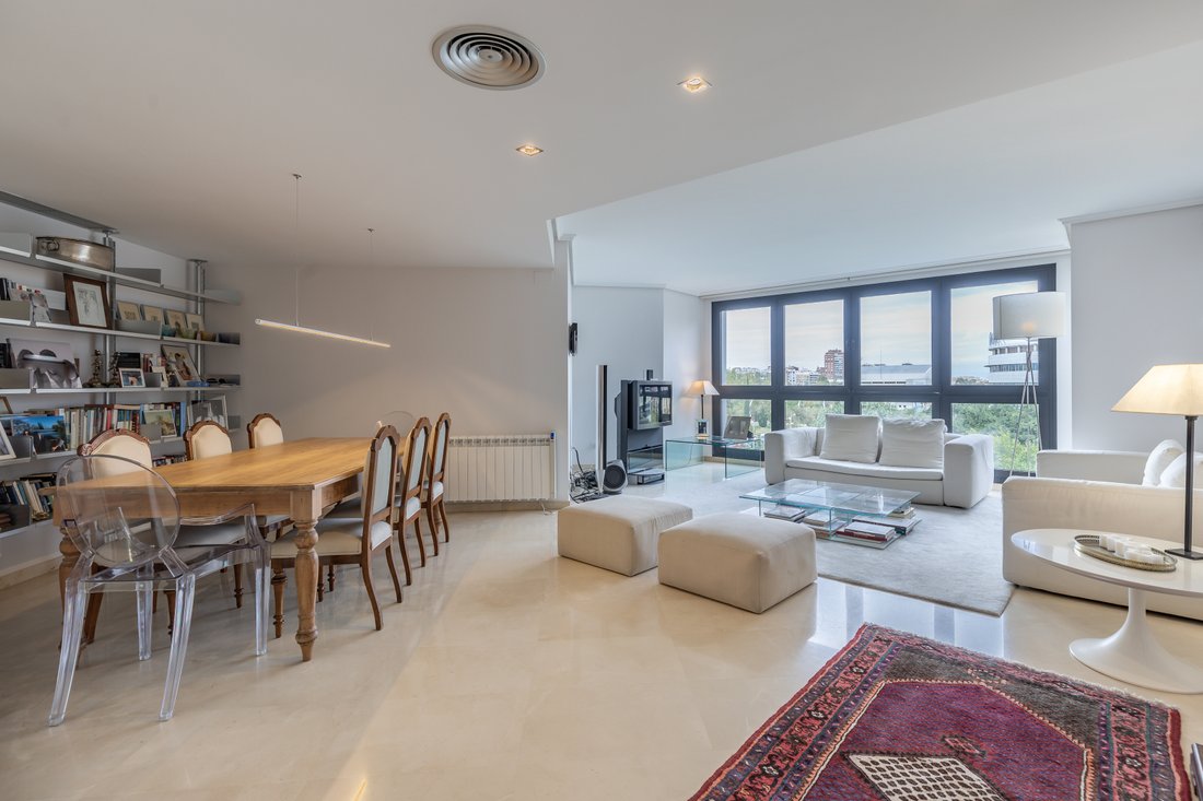 Bright Apartment With Views In Valencia In Valencia, Valencian