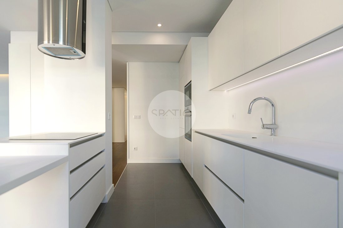 Apartment in Cedofeita, Santo Ildefonso, Se, Miragaia, Sao Nicolau e Vitoria, Porto District, Portugal 4 - 12002302
