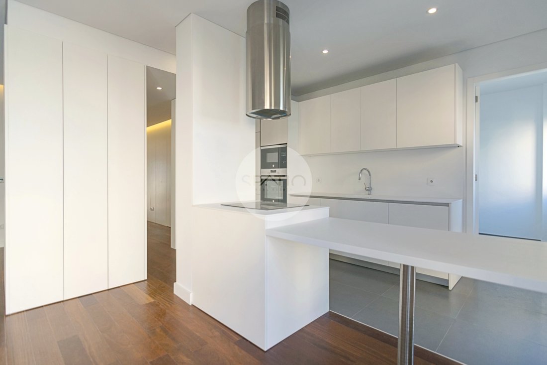Apartment in Cedofeita, Santo Ildefonso, Se, Miragaia, Sao Nicolau e Vitoria, Porto District, Portugal 2 - 12002302
