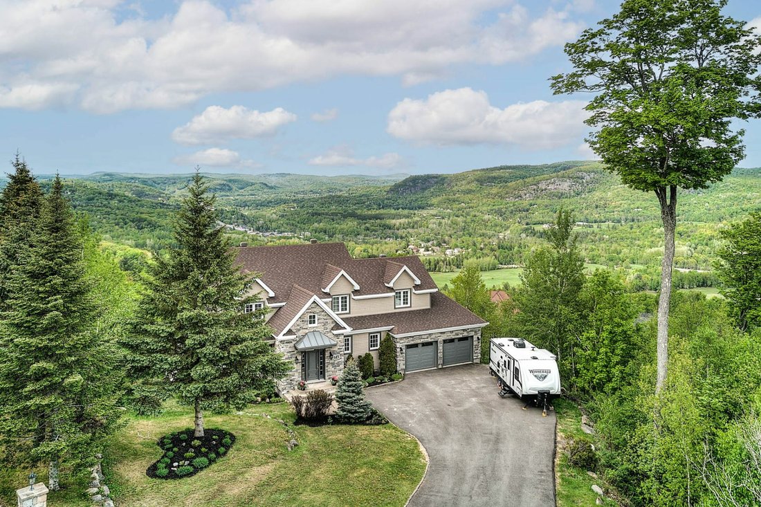 Sainte Anne Des Lacs, Qc In Sainte Anne Des Lacs, Quebec, Canada For