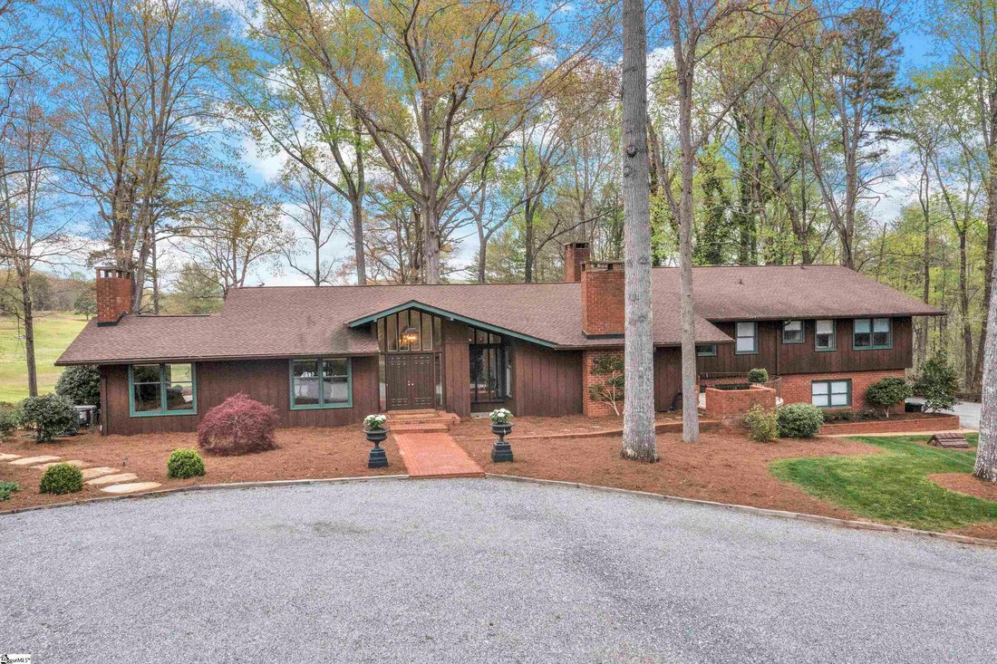 4 Bedrooms Single Family Detached In Tryon, North Carolina, United