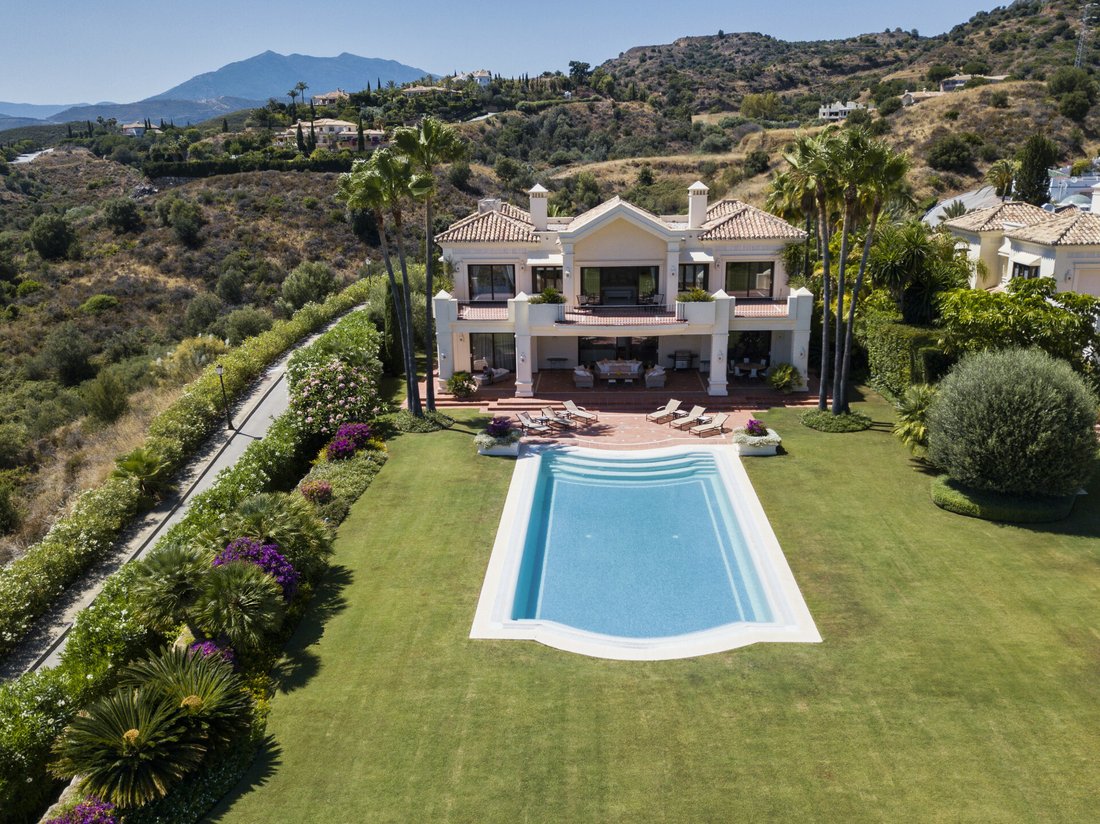 Villa in Marbella, Andalusia, Spain 1 - 12008472