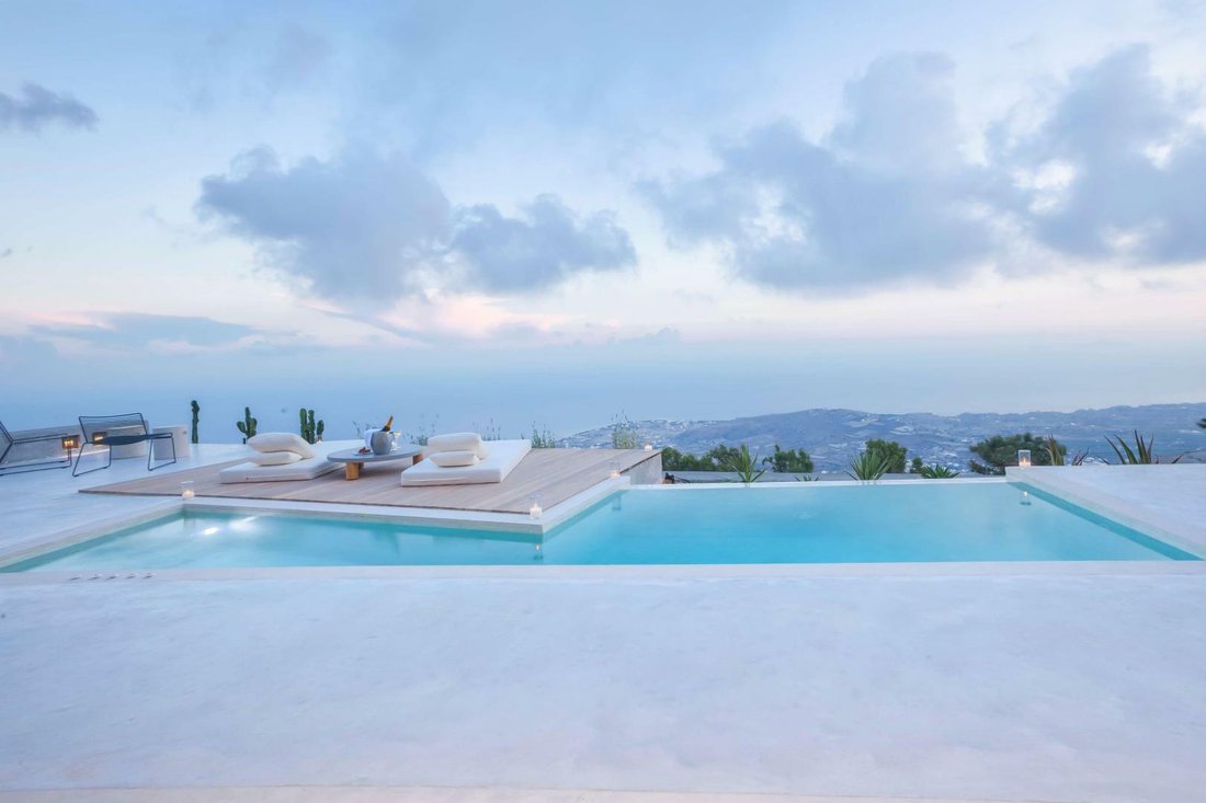 Villa in Thira, Aegean, Greece 3 - 12008247