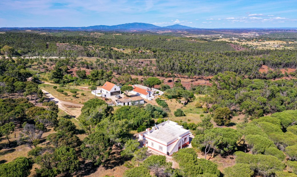 Lagos Villa In Barão De São João, Algarve, Portugal For Sale (12010360)