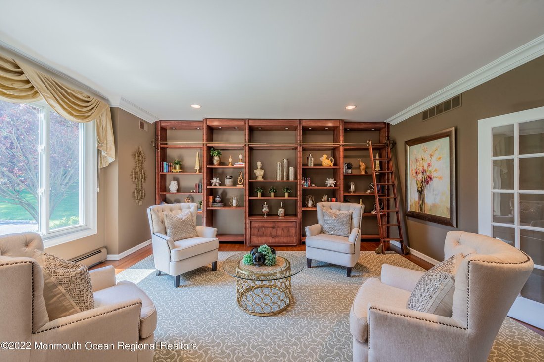 House in Manalapan Township, New Jersey, United States 4 - 12009956