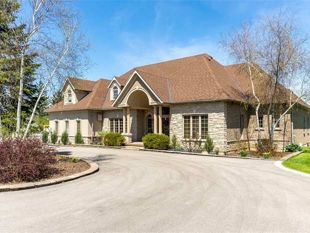 Luxury homes for sale in Hamilton, Ontario, Canada | JamesEdition