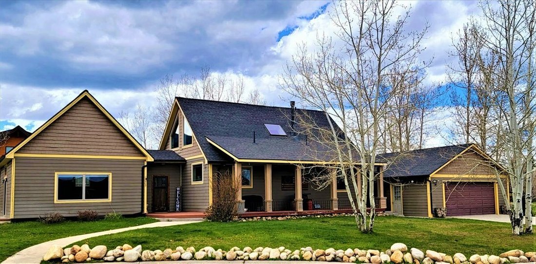 4 Bedrooms Single Family Detached In Red Lodge, Montana, United States