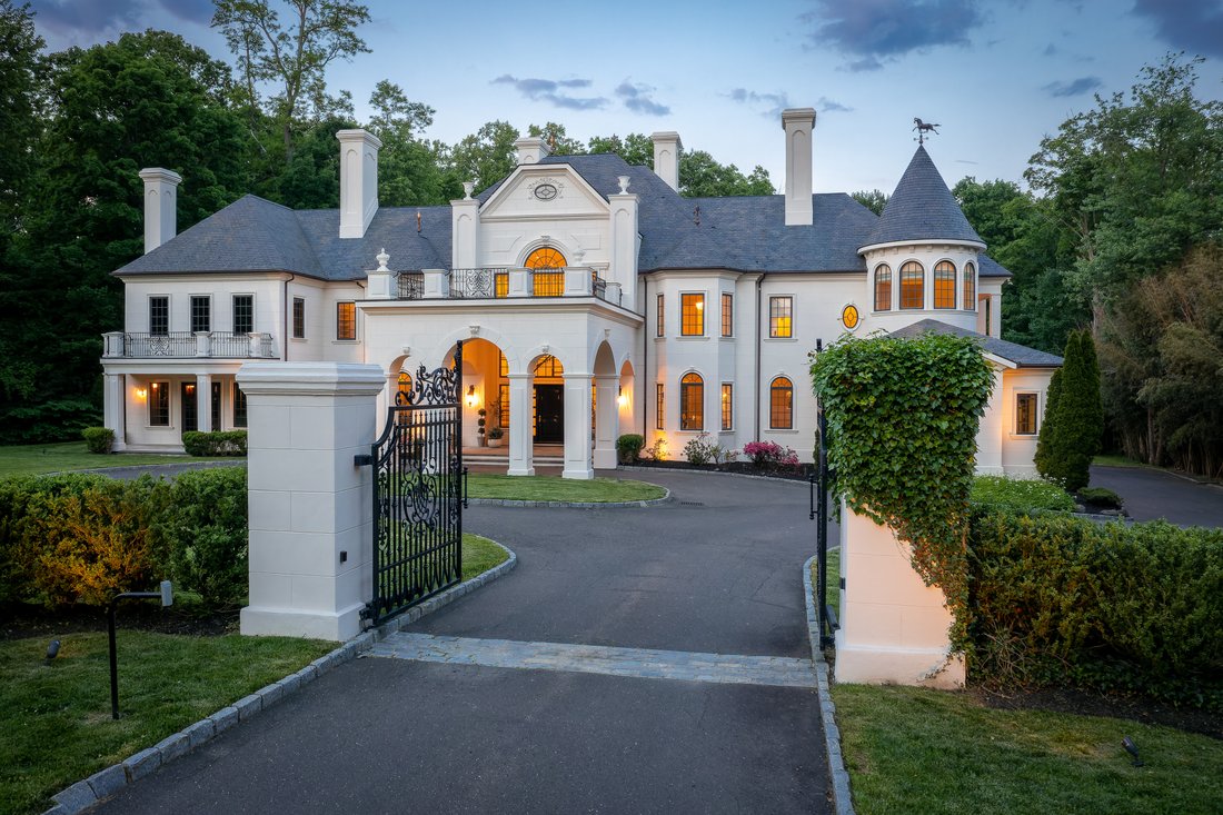 634 North Street In Greenwich, Connecticut, United States For Sale