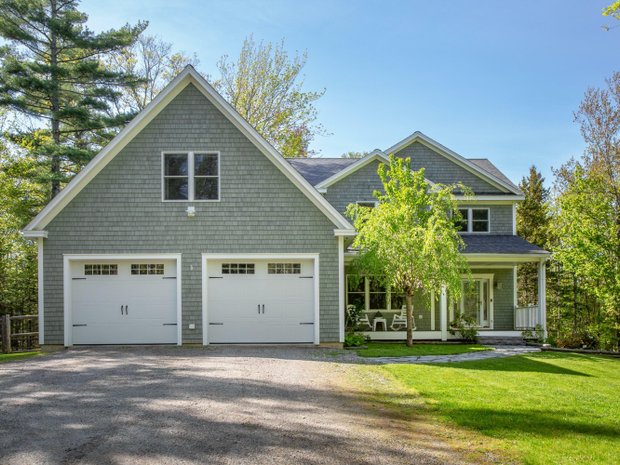 Luxury houses with jacuzzi for sale in Rockport, Maine | JamesEdition