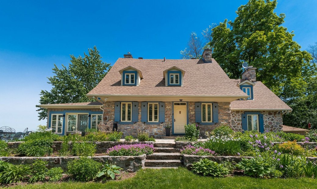 Cottage 18 Th Century Hudson In Hudson, Quebec, Canada For Sale