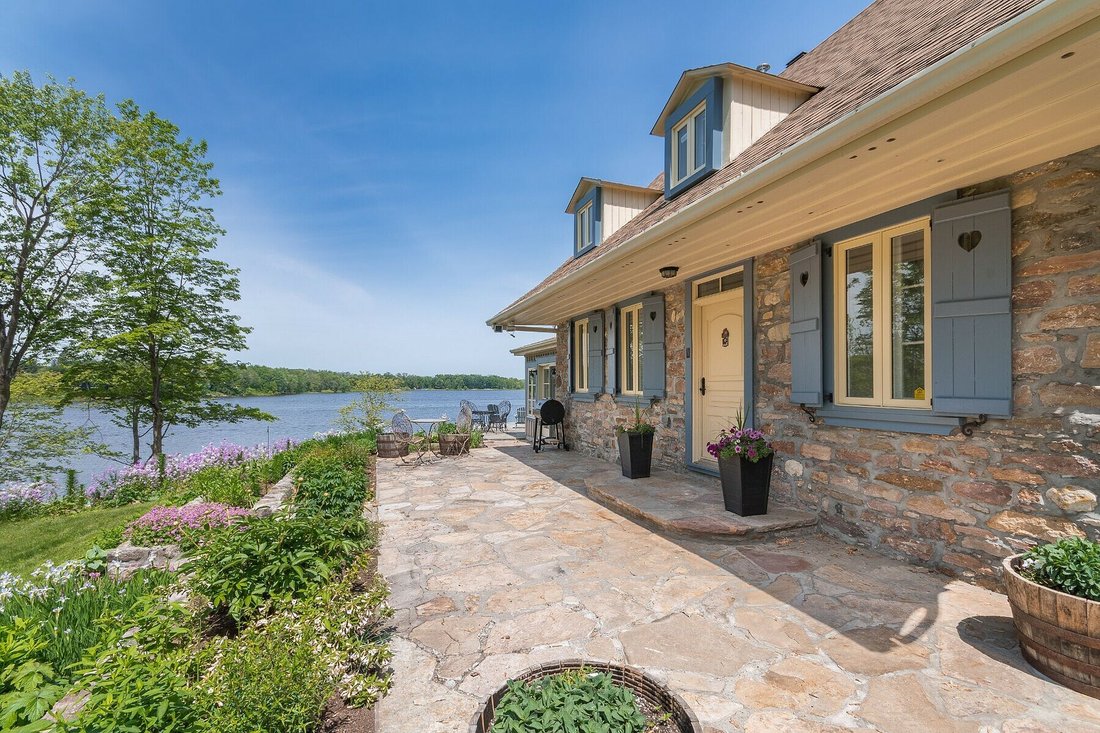 Cottage 18 Th Century Hudson In Hudson, Quebec, Canada For Sale