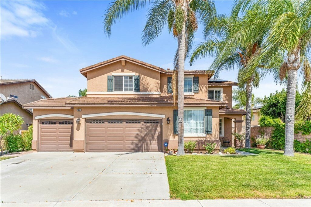 4 Bedrooms Single Family Detached In Eastvale, California, United ...