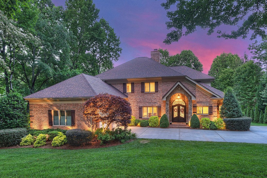 El Puerto En El Pointe En Mooresville, Carolina Del Norte, Estados