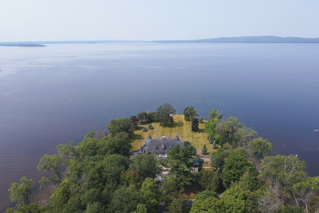 Senneville, Montréal In Senneville, Quebec, Canada For Sale (12017844)