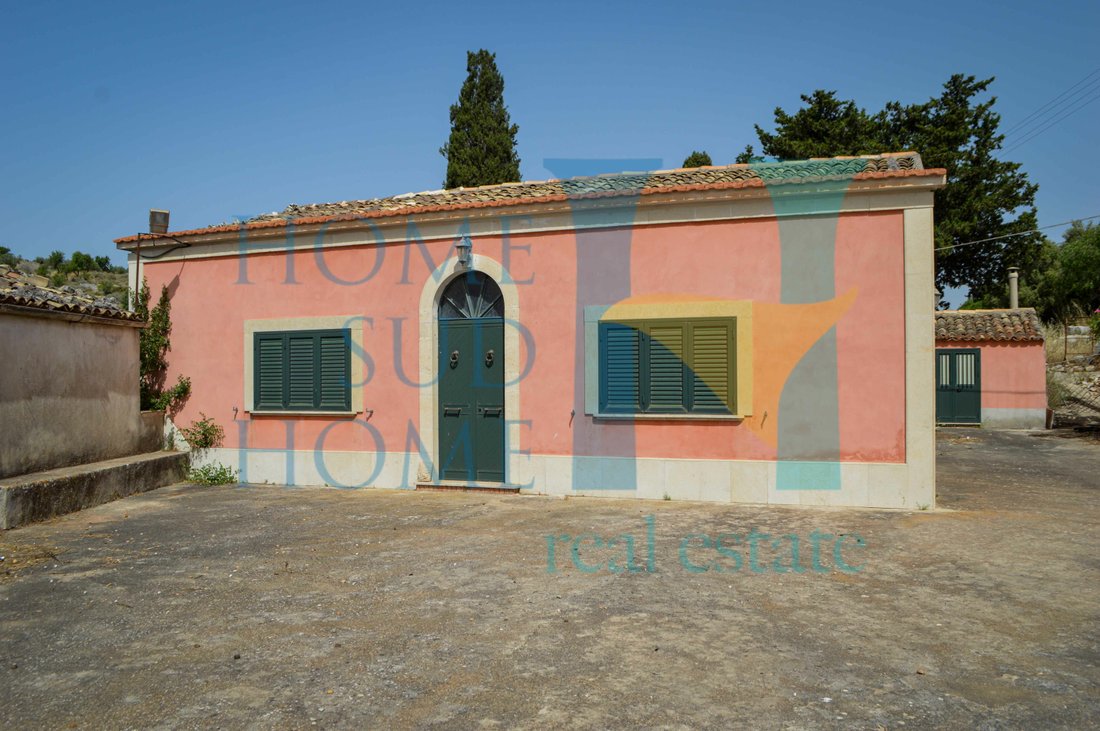 Villa in Center, Noto, Sicily 2 - 12018246