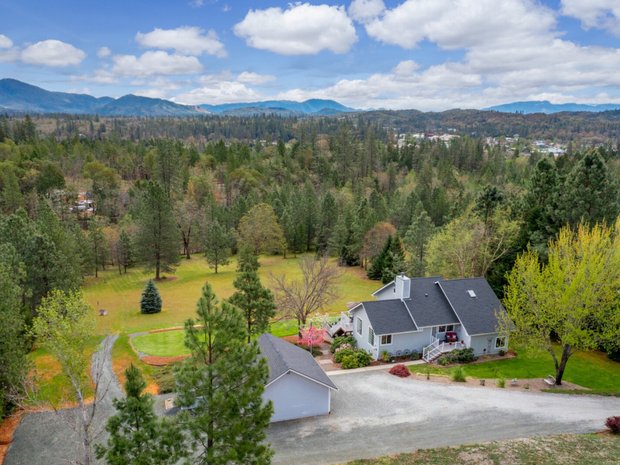 Luxury modern homes for sale in Merlin, Oregon JamesEdit