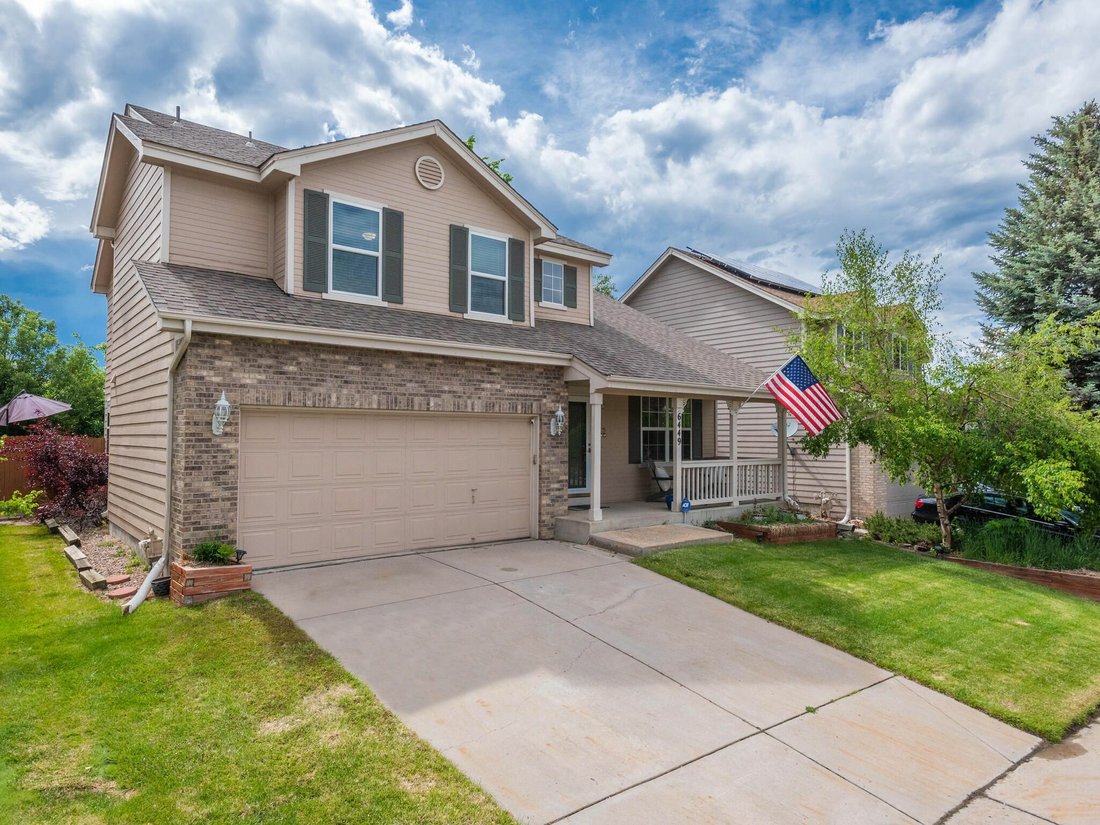 Don't Miss This Beautiful Two Story Home In En Arvada, Colorado