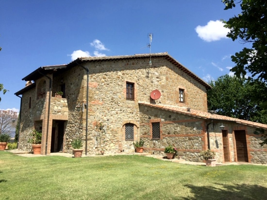 Stone Farmhouse With Swimming Pool In In San Casciano Dei Bagni ...