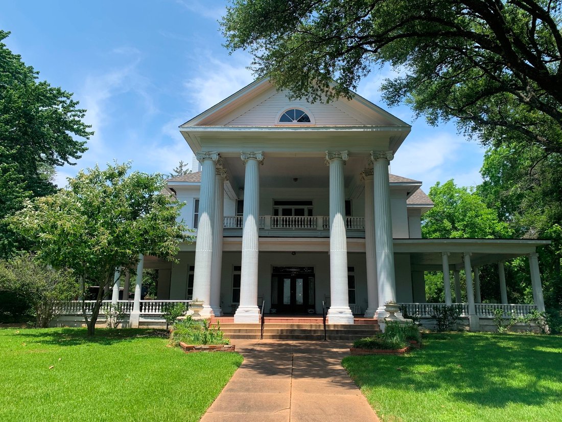 Impeccable Example Of The Grandeur Of In Palestine, Texas, United States For Sale (12021541)