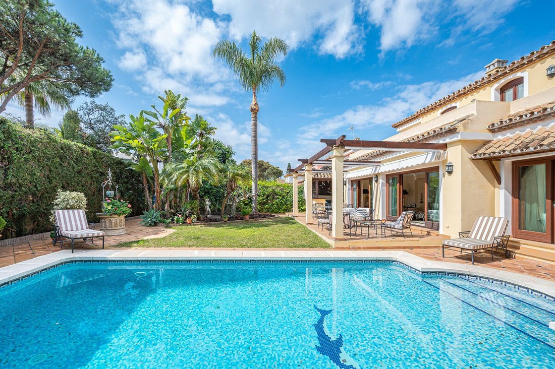 Villa in Estepona, Andalusia, Spain 1 - 12022495