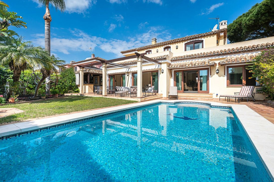 Villa in Estepona, Andalusia, Spain 2 - 12022495