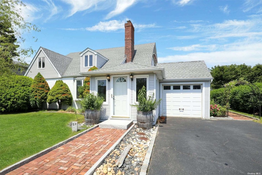 House Bay Shore In Bay Shore, New York, United States For Sale (12022578)