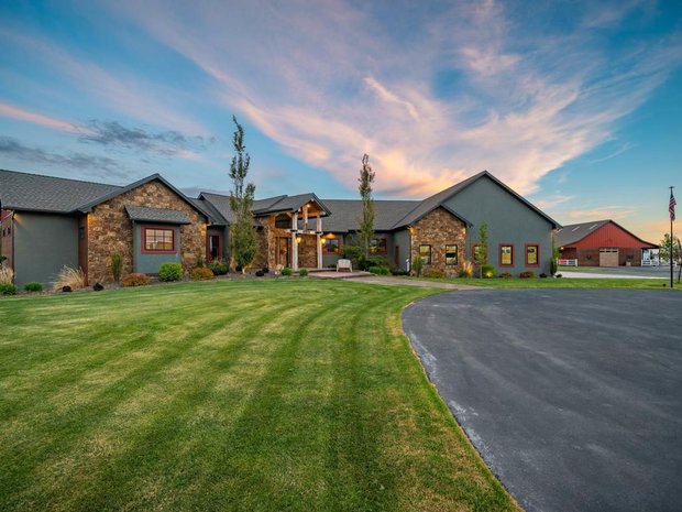 Luxury Homes For Sale In Idaho Luxury houses with office for sale in Shelley, Idaho | JamesEdition