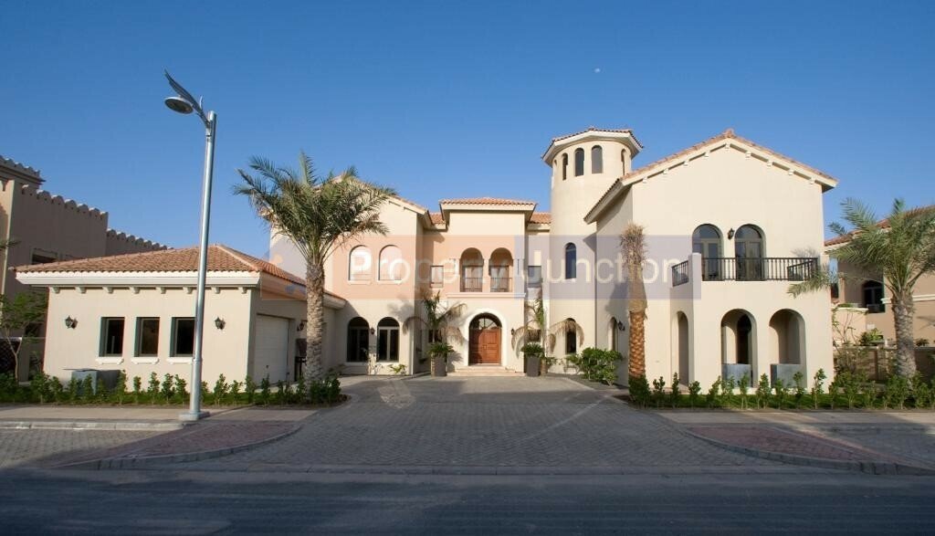 On The Tip! Upgraded! Gallery View! In Dubai, Dubai, United Arab