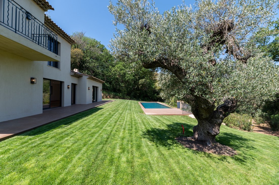 House in Ramatuelle, Provence-Alpes-Côte d'Azur, France 2 - 12004240