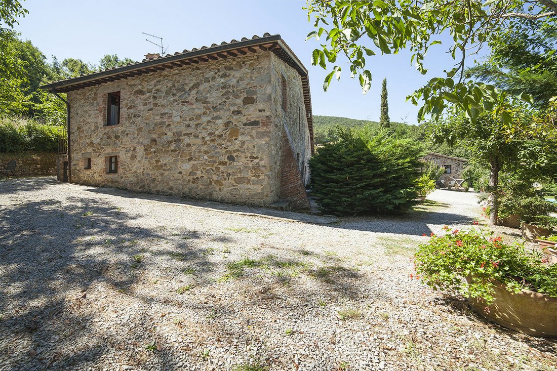 Farmhouse Nestled In The Heart Of Tuscany In Castell'azzara, Tuscany ...