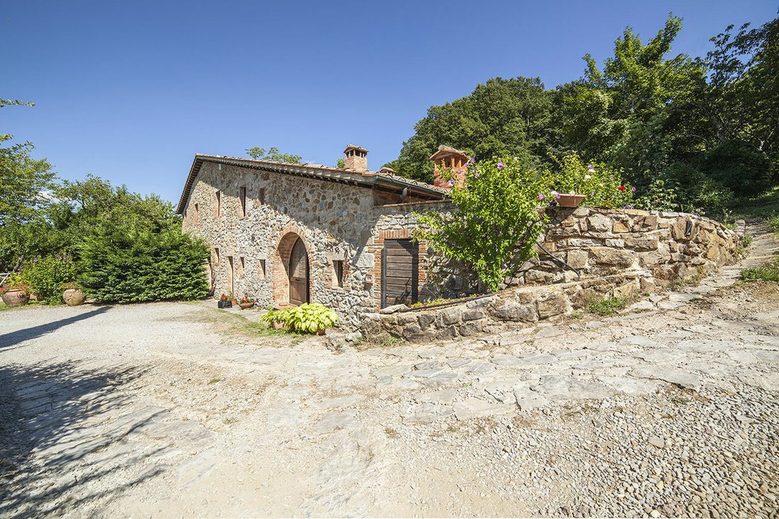 Farmhouse Nestled In The Heart Of Tuscany In Castell'azzara, Tuscany ...