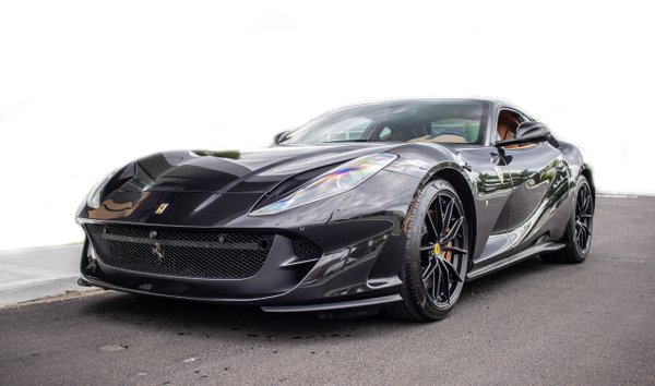 2019 Ferrari 812 Superfast rwd (12031848)