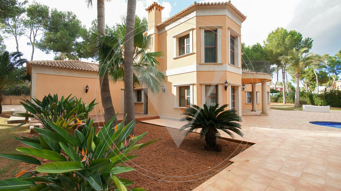 Villa in Sol de Mallorca, Calvia, Balearic Islands 1 - 12035212