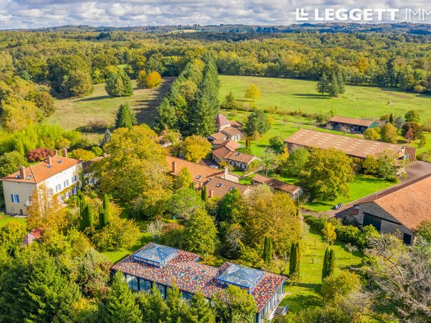 Luxury castles for sale in SaintBarthélemydeBussière, Nouvelle