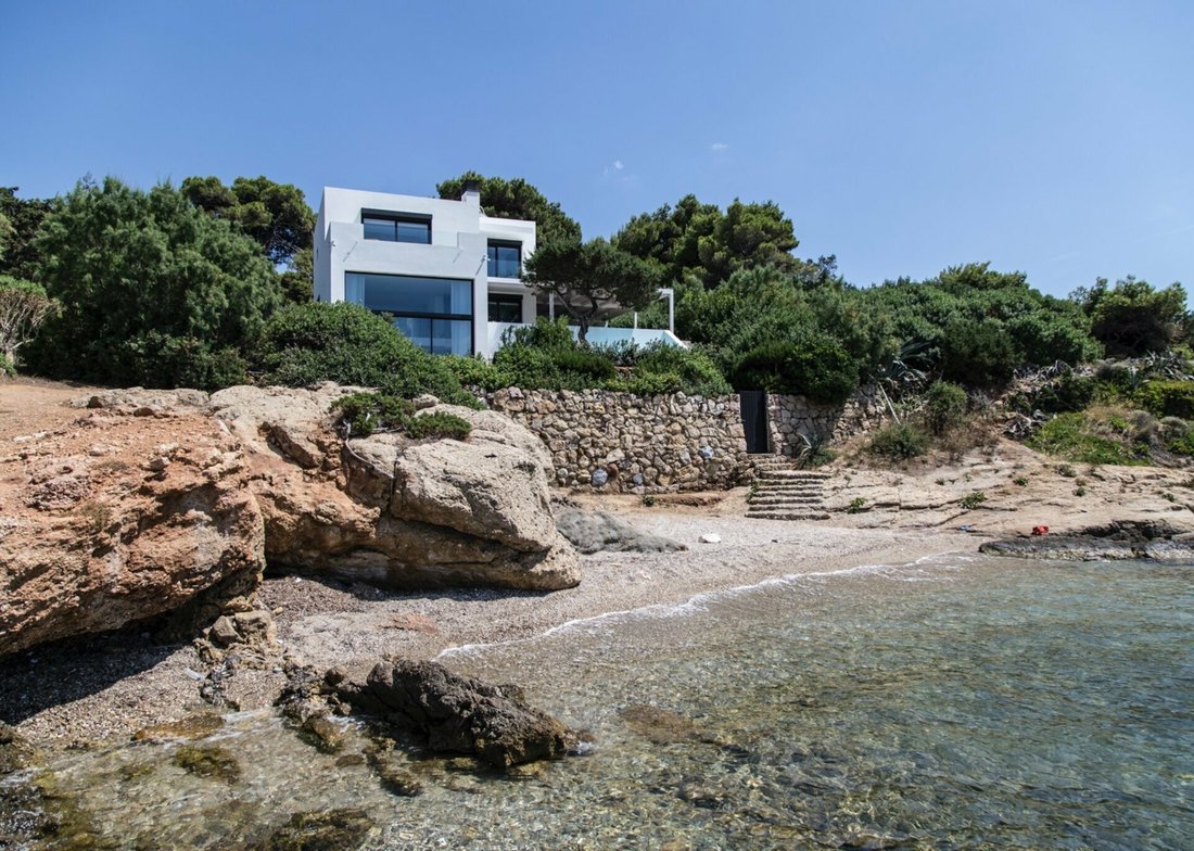 Villa in Vouliagmeni, Attica, Greece 1 - 12034597
